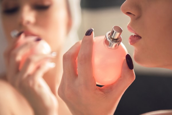 Parfüm kullanırken yaptığınız 5 hata