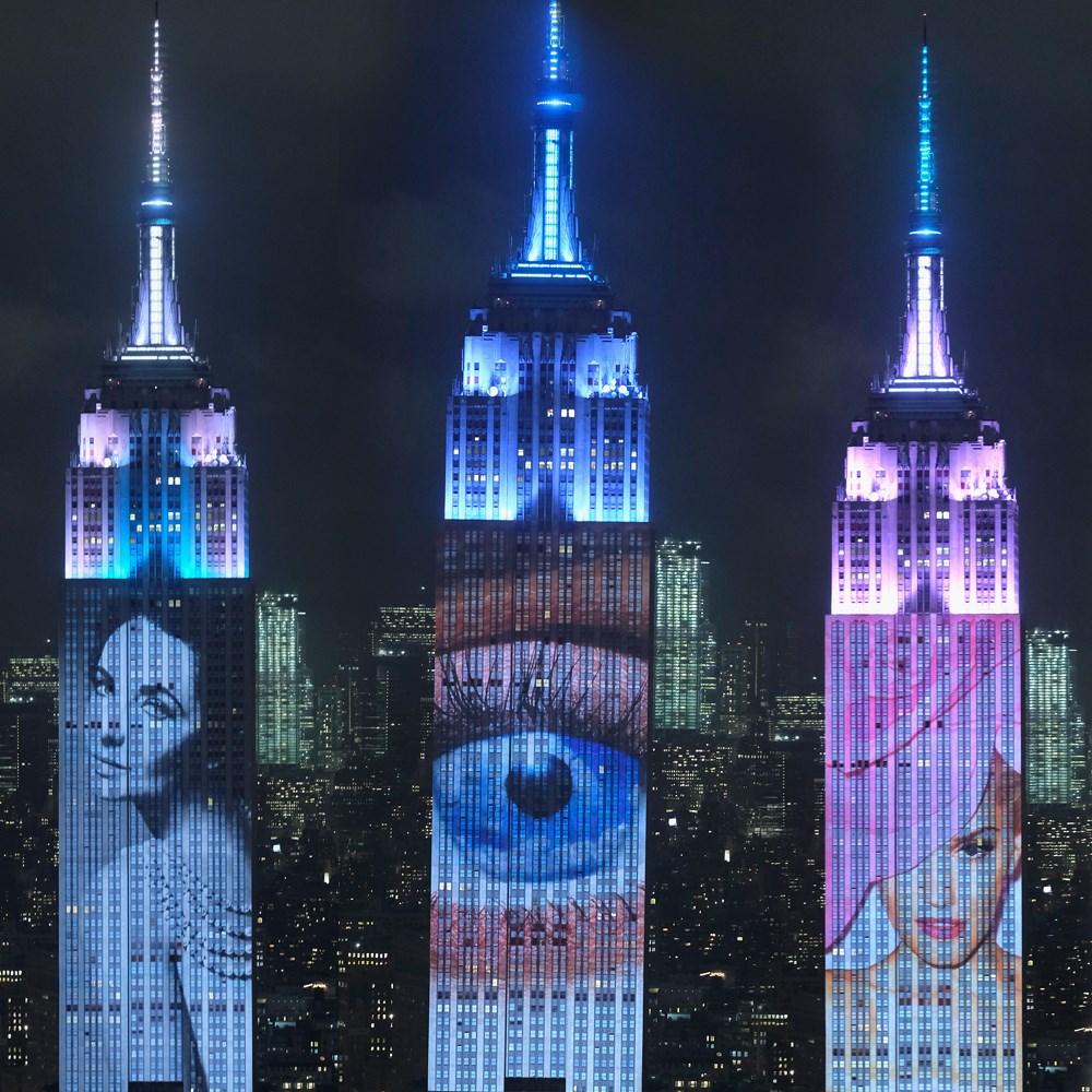 New York'un ışıkları ikonları ağırlıyor