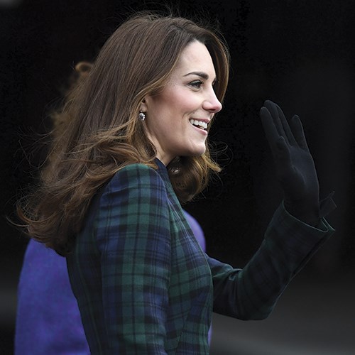 Kate Middleton'dan İskoçya'da ekoseli görünüm