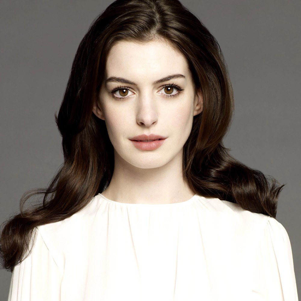 Anne Hathaway’den bebek müjdesi 