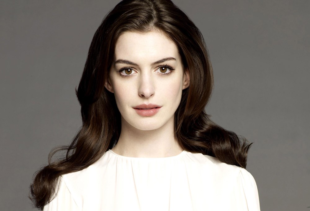 Anne Hathaway’den bebek müjdesi 