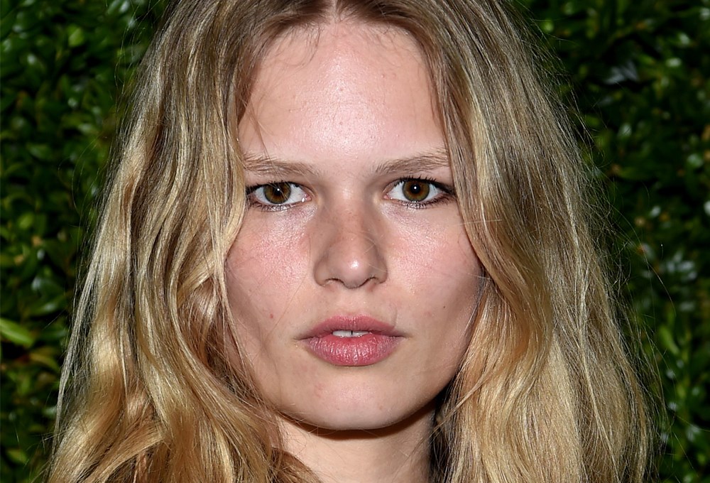 Yılın en iyi modeli Anna Ewers 