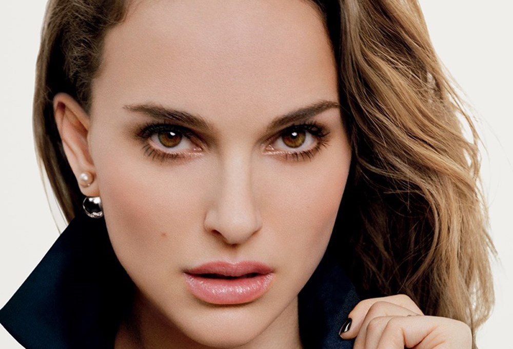 Natalie Portman bir kez daha büyüledi