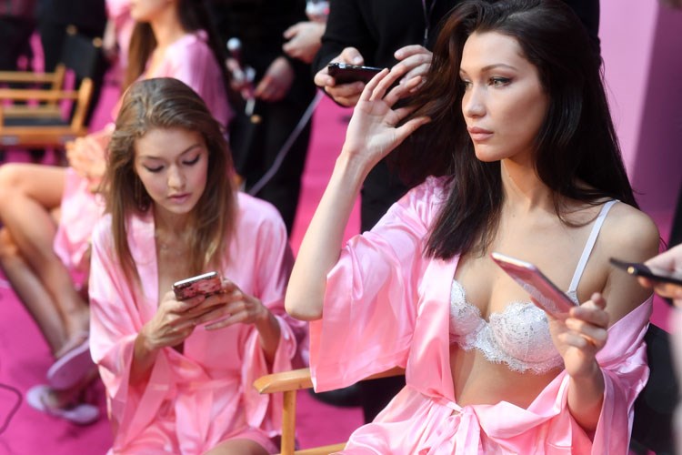 Victoria's Secret'ın perde arkası görüntüleri