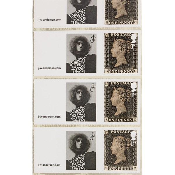 Oscar de la Renta posta pullarına taşınıyor