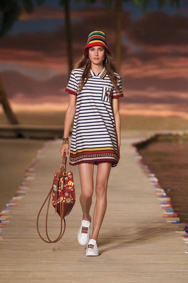 Tommy Hilfiger yazı şimdiden getirdi
