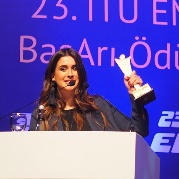 Yılın Blogger’ı Buse Terim
