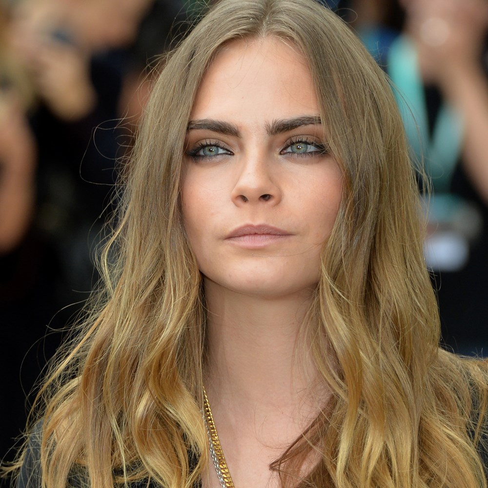 Cara Delevingne Facebook'a tepkili