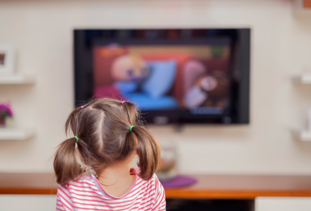 Çocuklar kaç yaşında TV izlemeye başlamalı? 