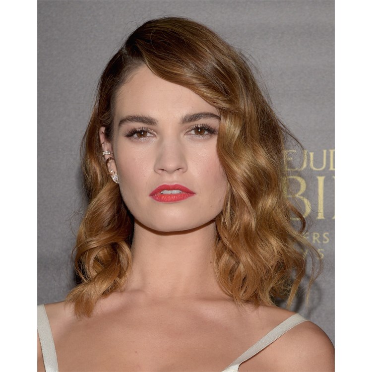 Yeni stil ikonu: Lily James