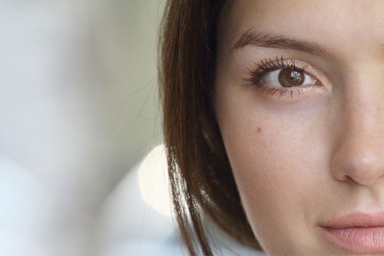 Göz renginize en uygun eyeliner nasıl seçilir?