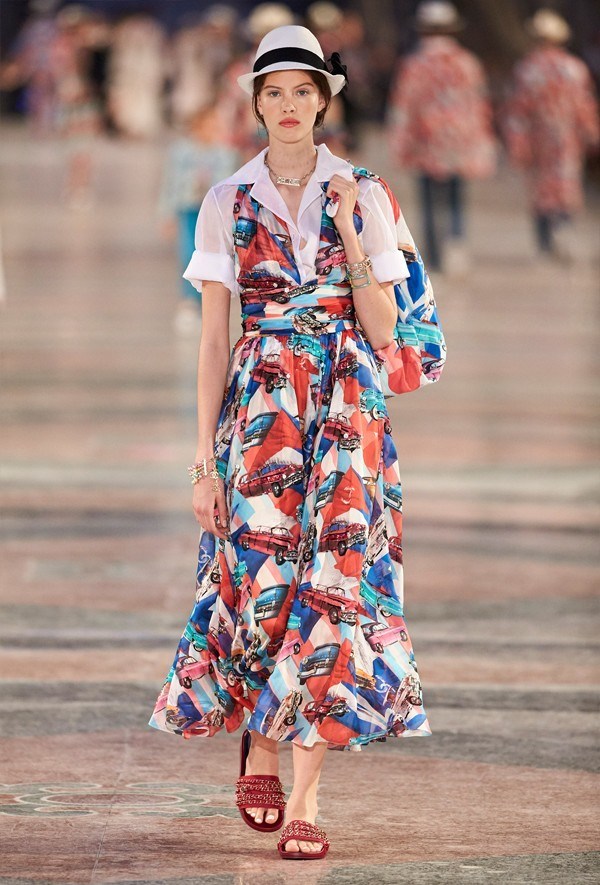 Chanel Cruise 2016-17