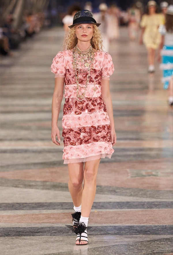 Chanel Cruise 2016-17