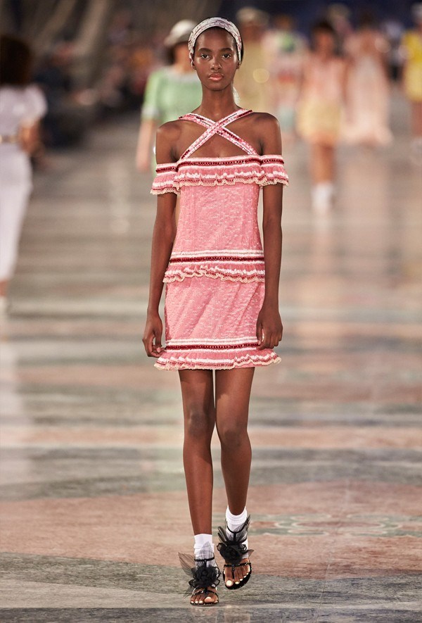 Chanel Cruise 2016-17