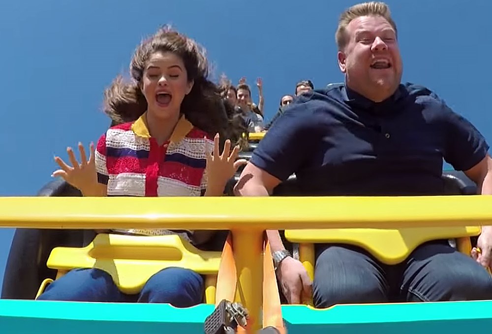 Selena Gomez lunaparkta