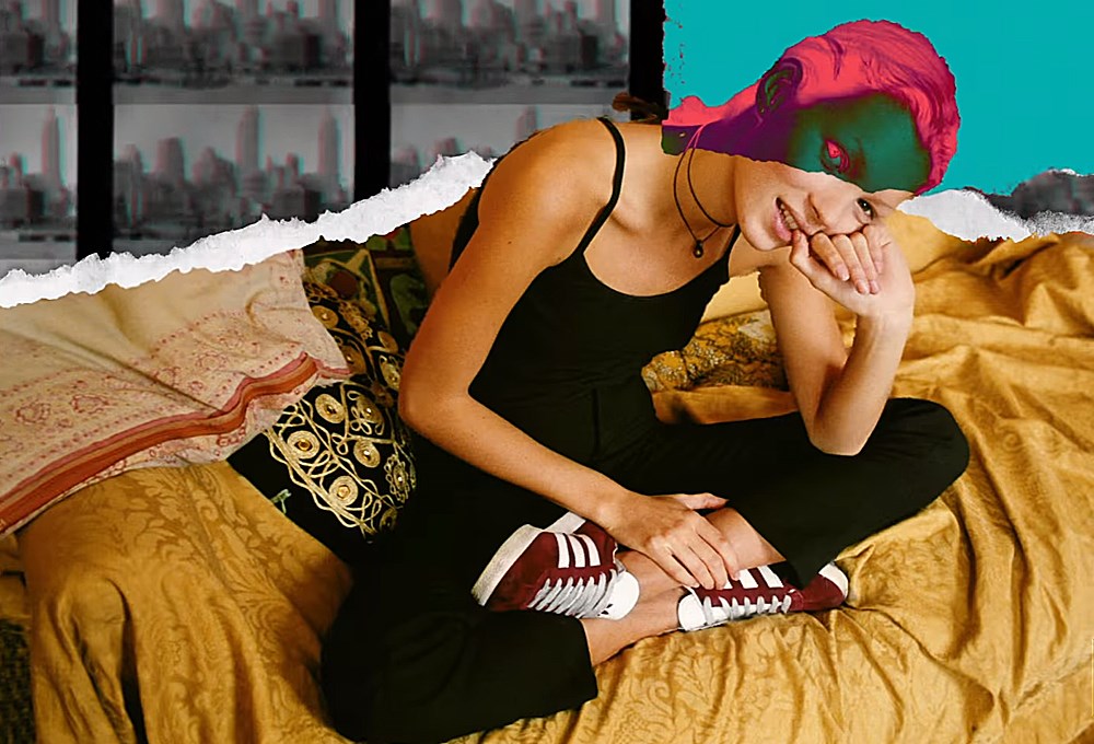 Kate Moss yeniden ikonik spor ayakkabılarla