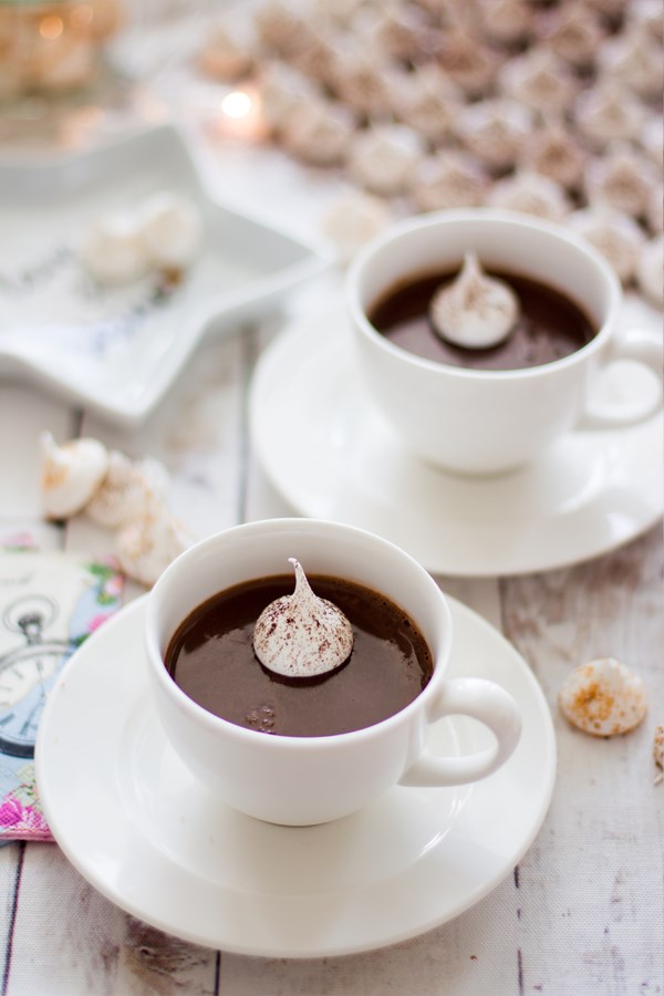 Mini bezeler ve sıcak çikolata tarifi