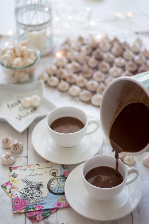 Mini bezeler ve sıcak çikolata tarifi