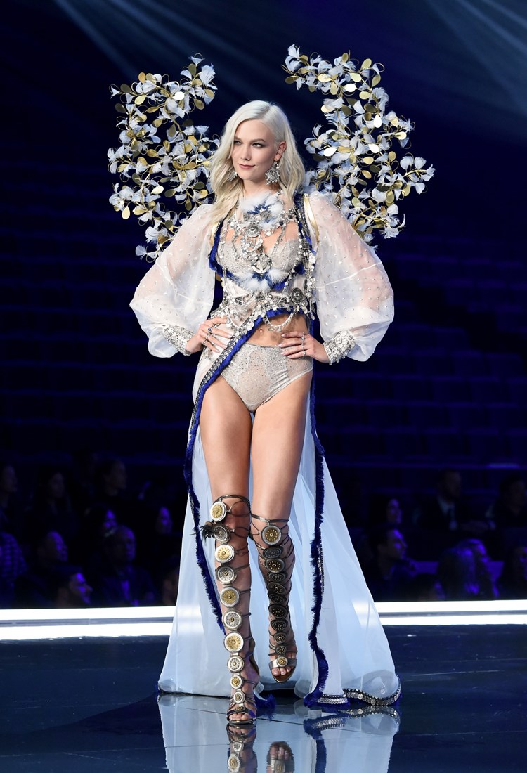 Victoria's Secret'tan ihtişamlı defile