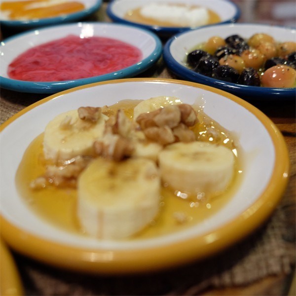 Galata’da Pazar kahvaltısı