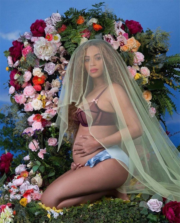 Beyonce ikizlere hamile