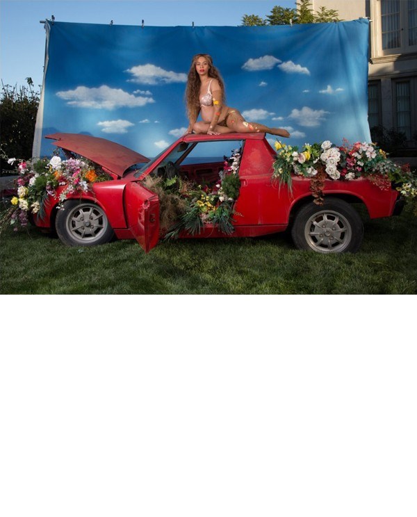 Beyonce ikizlere hamile