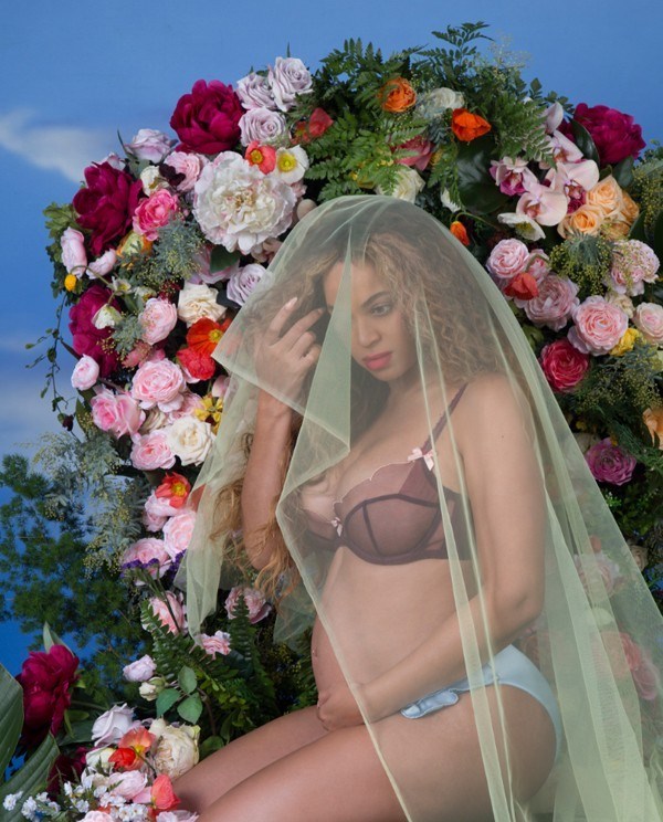 Beyonce ikizlere hamile