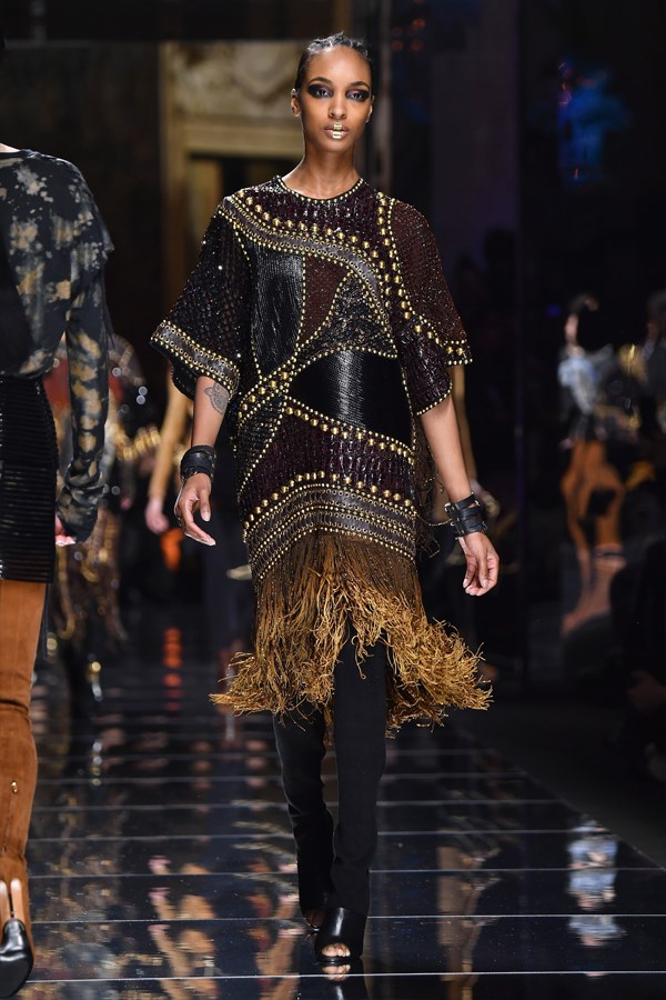 Paris'te Balmain ve Chloe rüzgarı