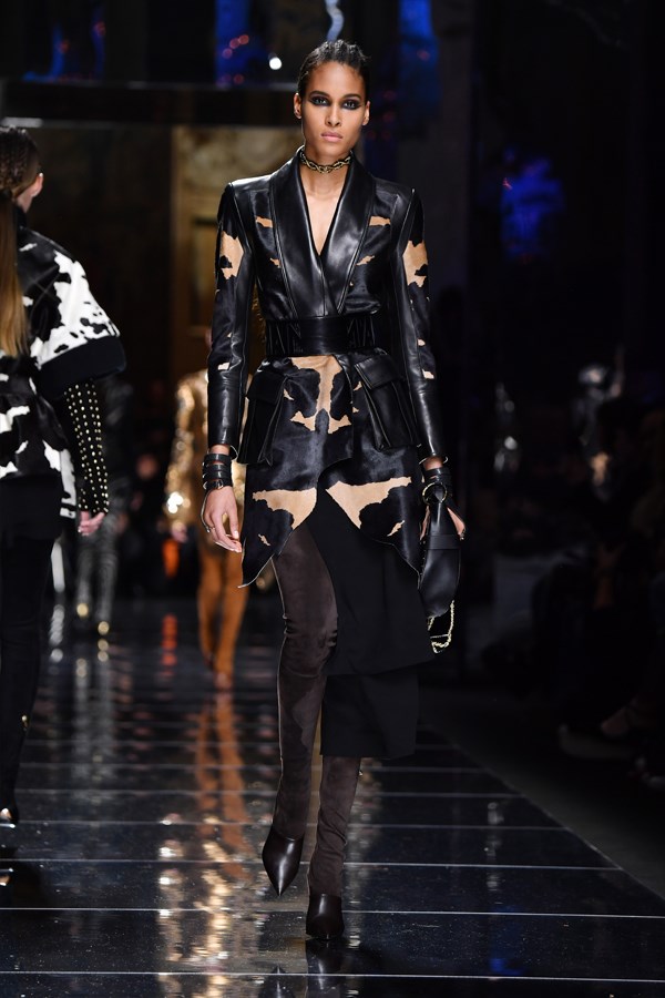 Paris'te Balmain ve Chloe rüzgarı