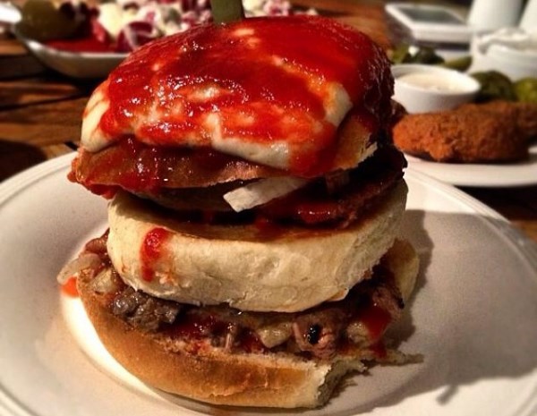 Buse Terim Bt Ekip Secti Istanbul Un En Iyi Burgerleri