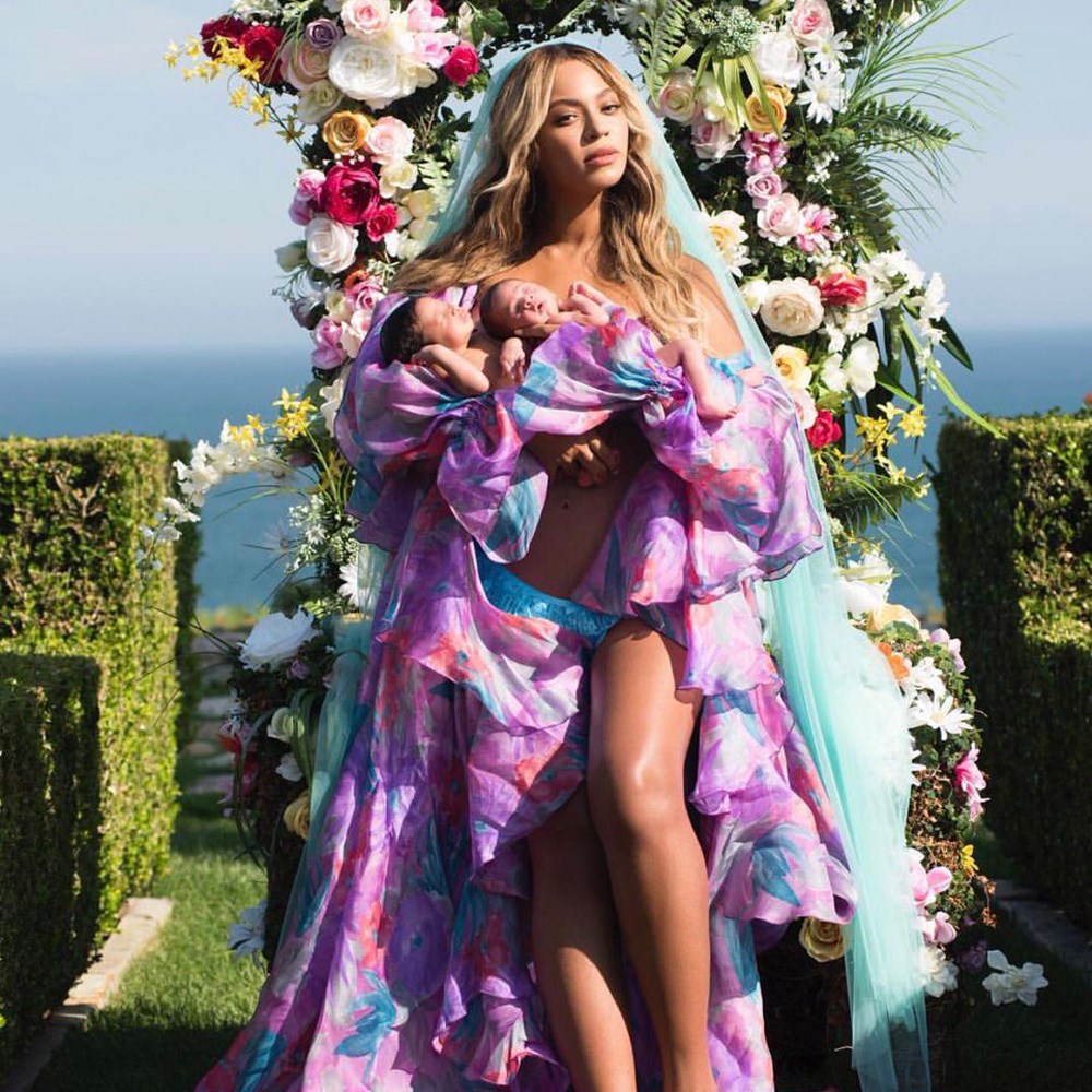 Beyonce ikizlerle poz verdi