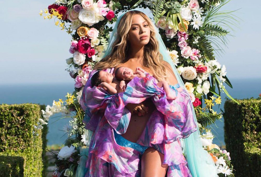 Beyonce ikizlerle poz verdi