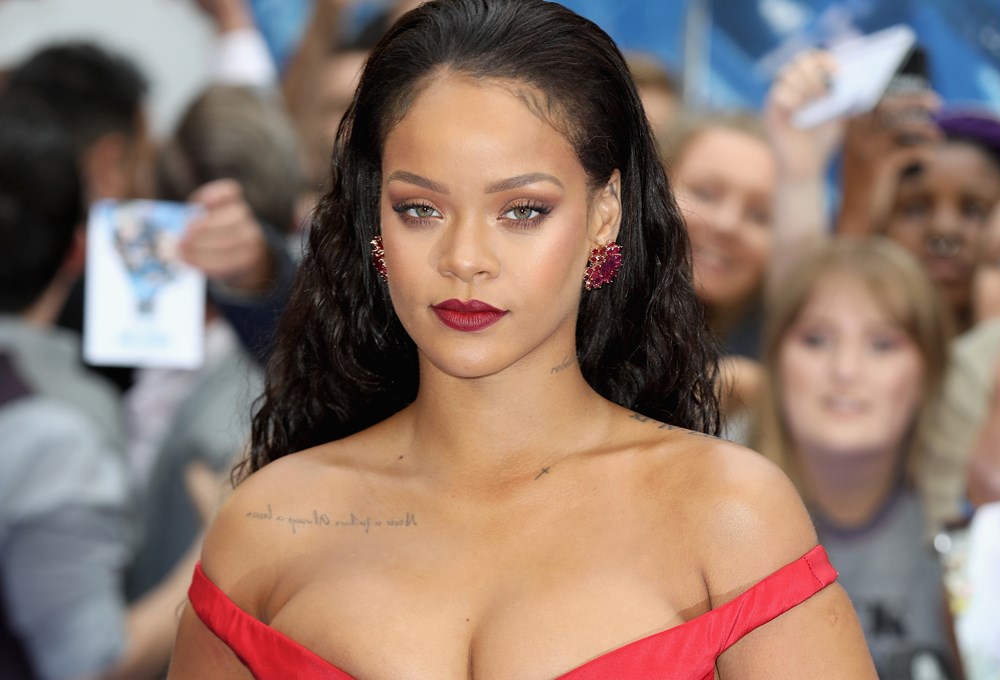 Rihanna'dan 'saray' stili