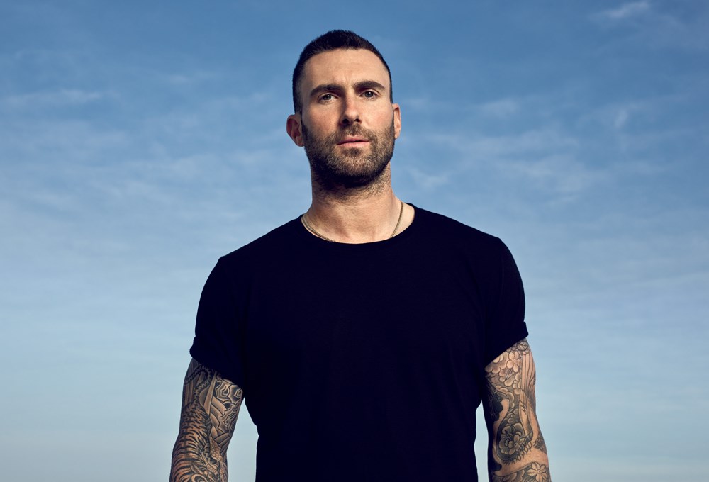 Adam Levine parfüm kampanyasında