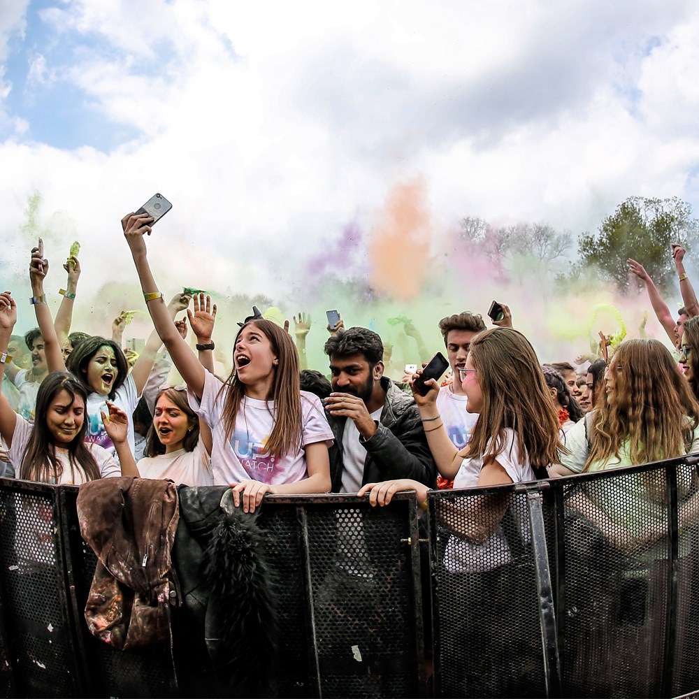 Yılın en renkli festivali: Holifest