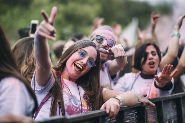 Yılın en renkli festivali: Holifest