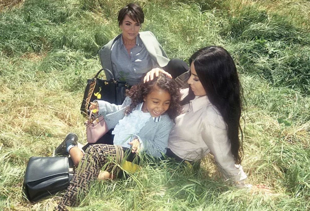 Üç nesil Kardashian aynı kampanyada