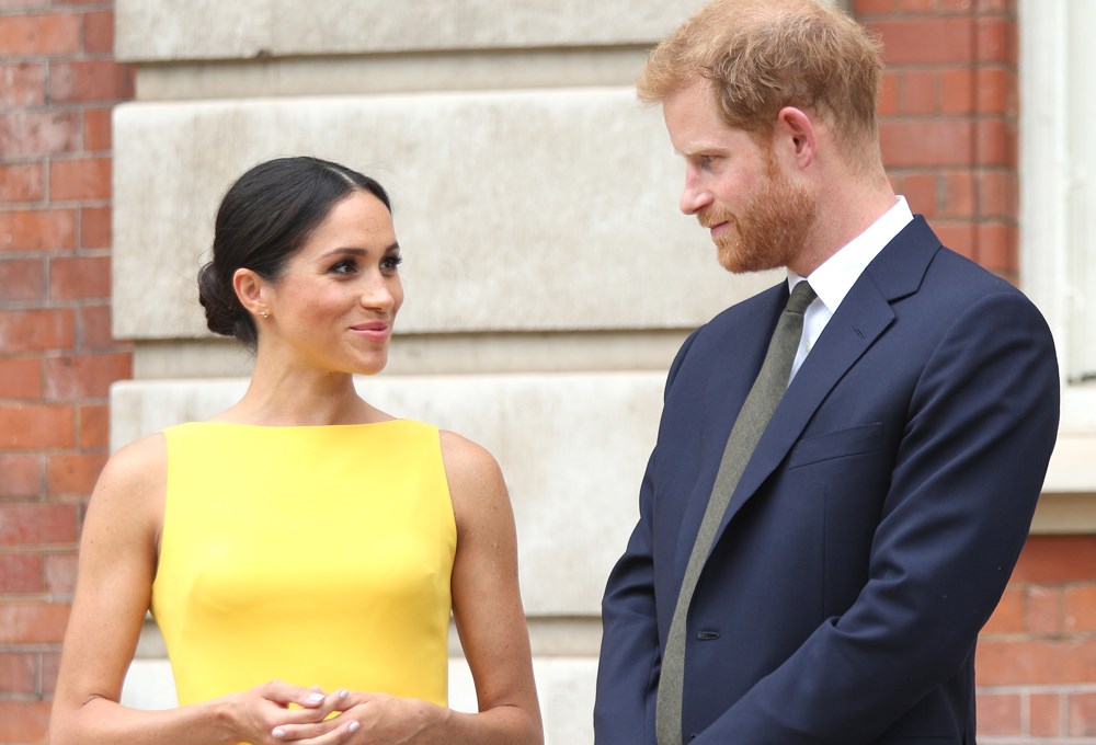 Meghan Markle sarılar içinde