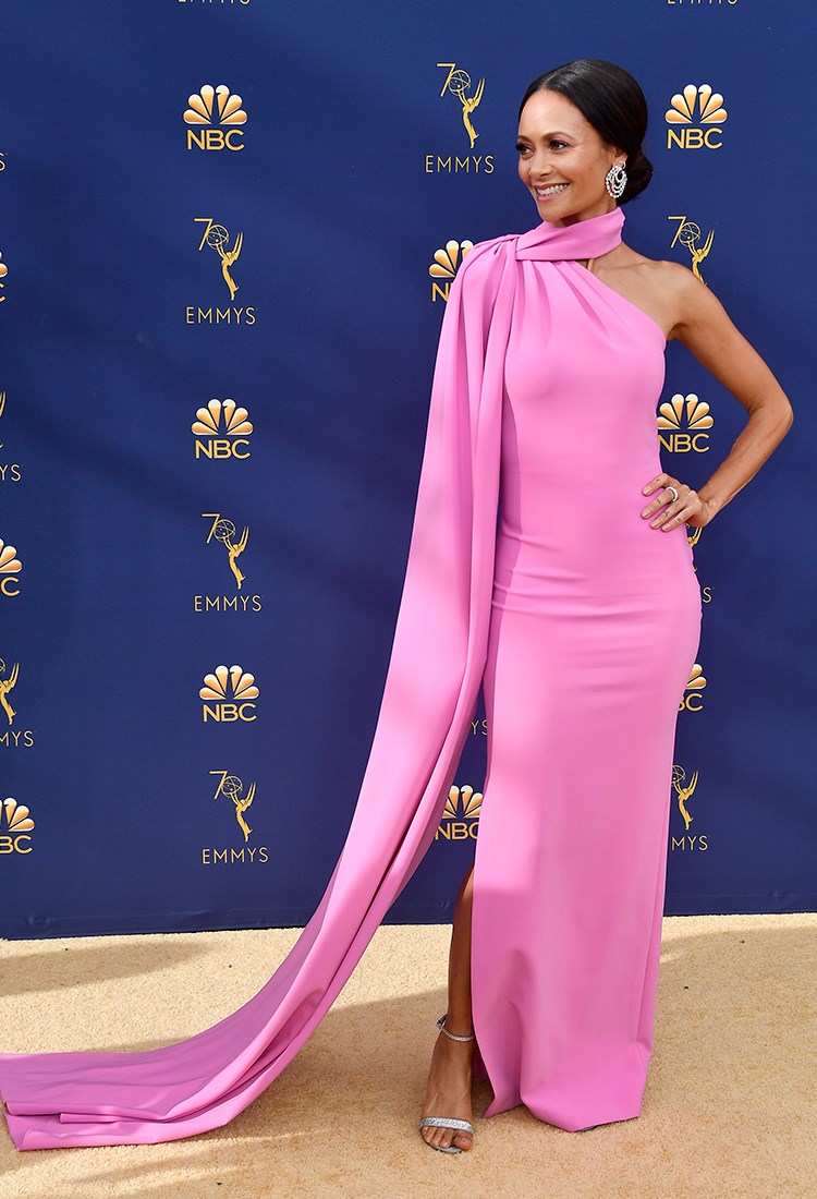 Emmy gecesinden ihtişamlı stiller