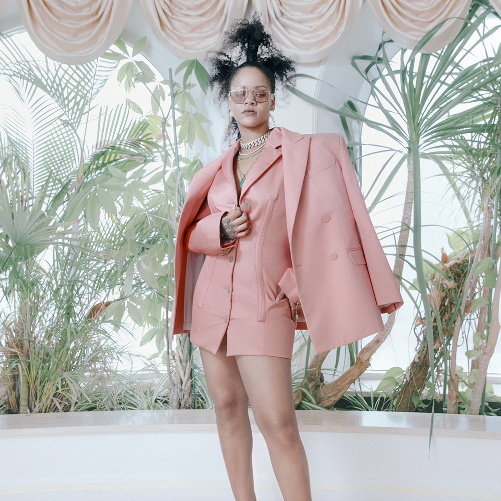 Rihanna'dan FENTY 2020 Resort 