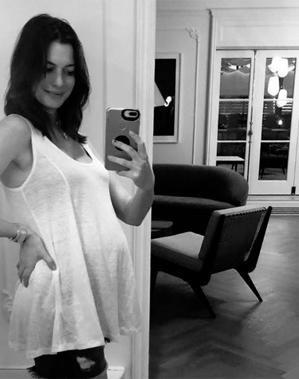 Anne Hathaway ikinci kez hamile
