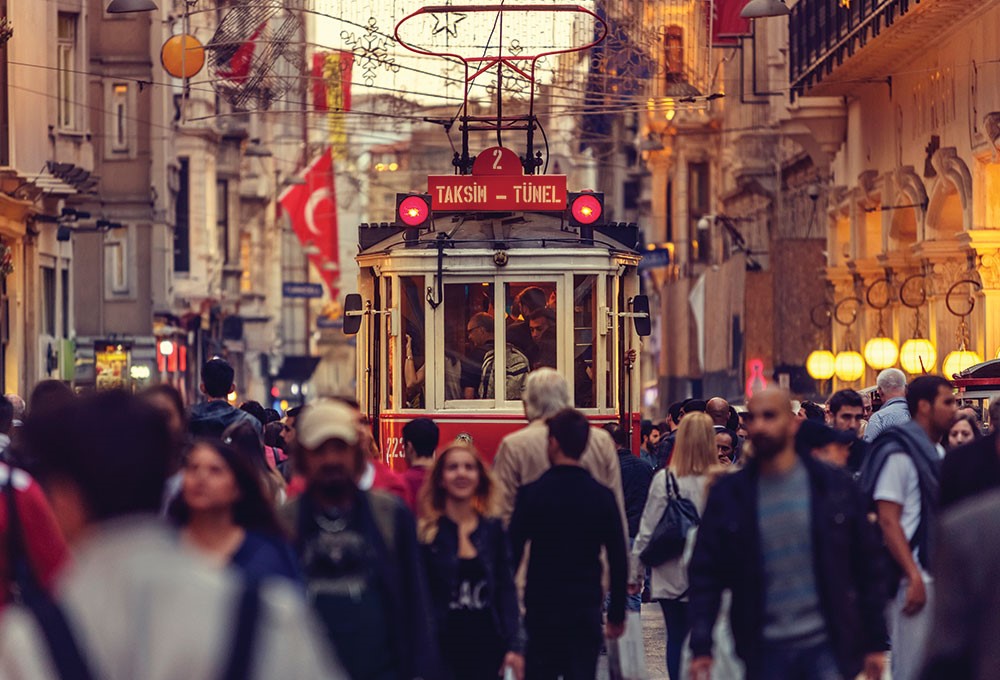 İstanbul keşifleri: Beyoğlu'nda iki tarihi apartman