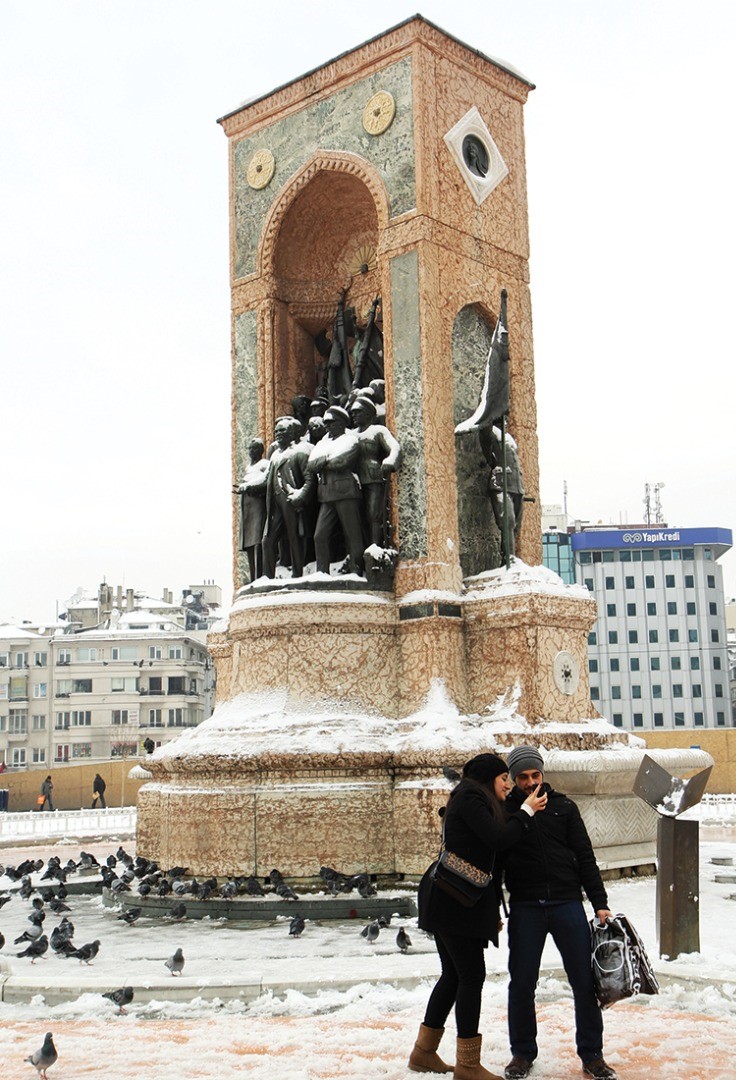 İstanbul keşifleri: Taksim Cumhuriyet Anıtı