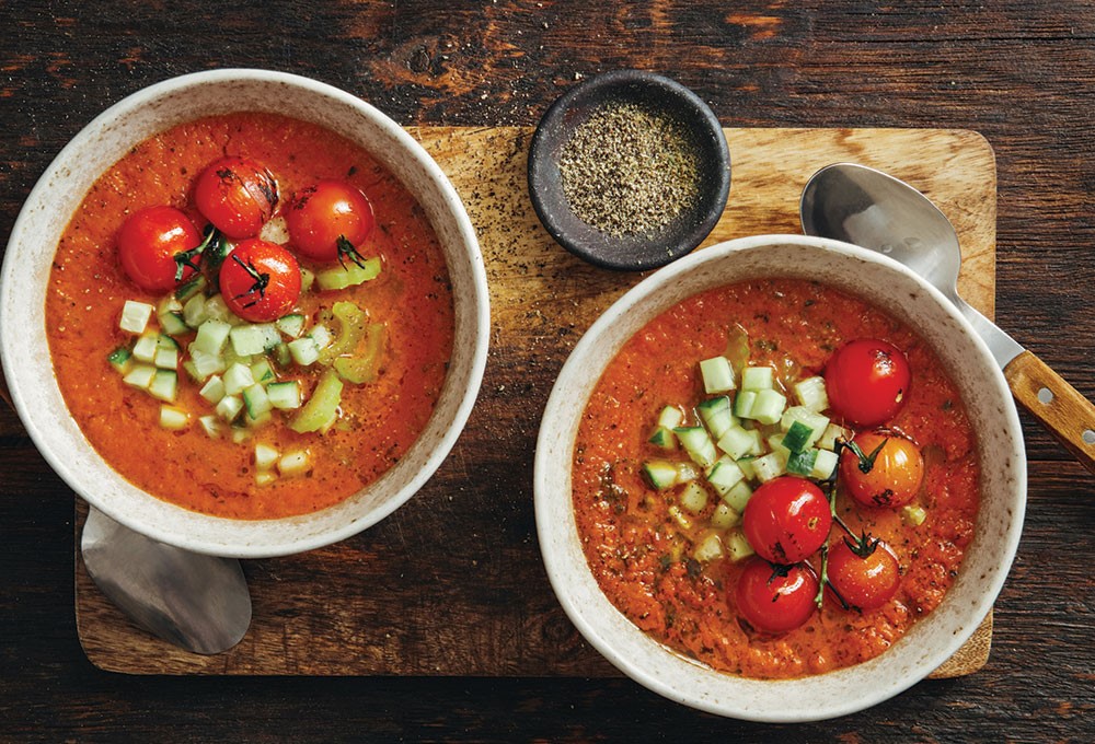 Soğuk domates çorbası Gazpacho nasıl yapılır?