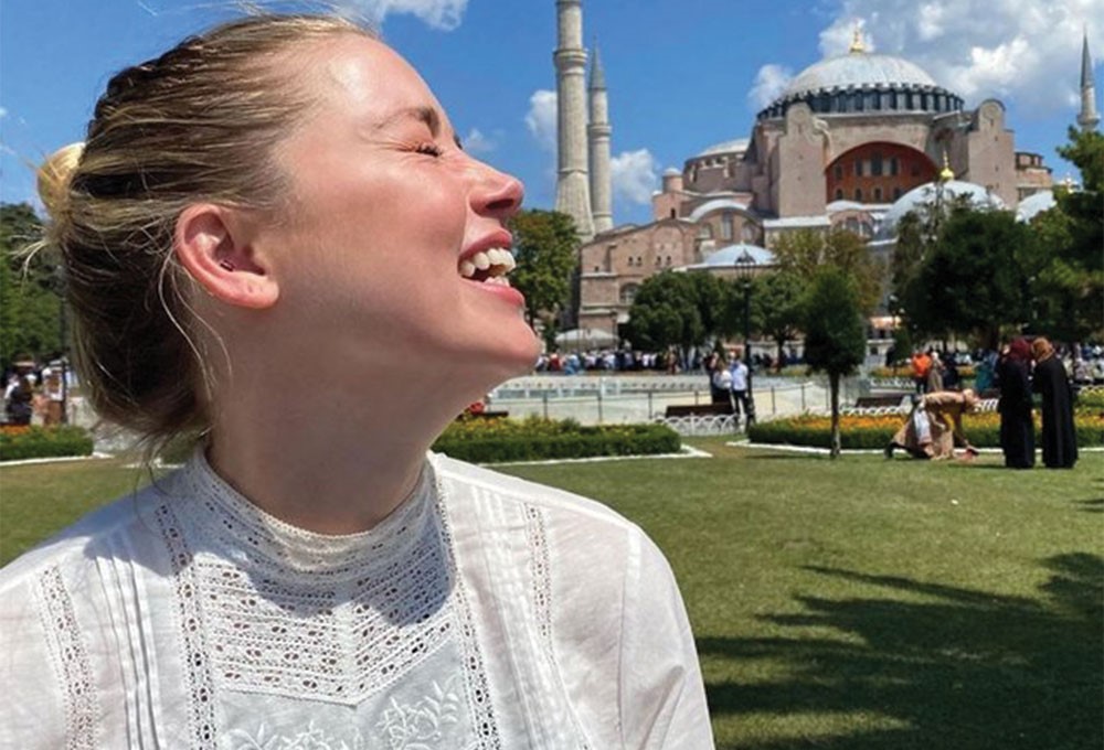Amber Heard İstanbul seyahatine devam ediyor