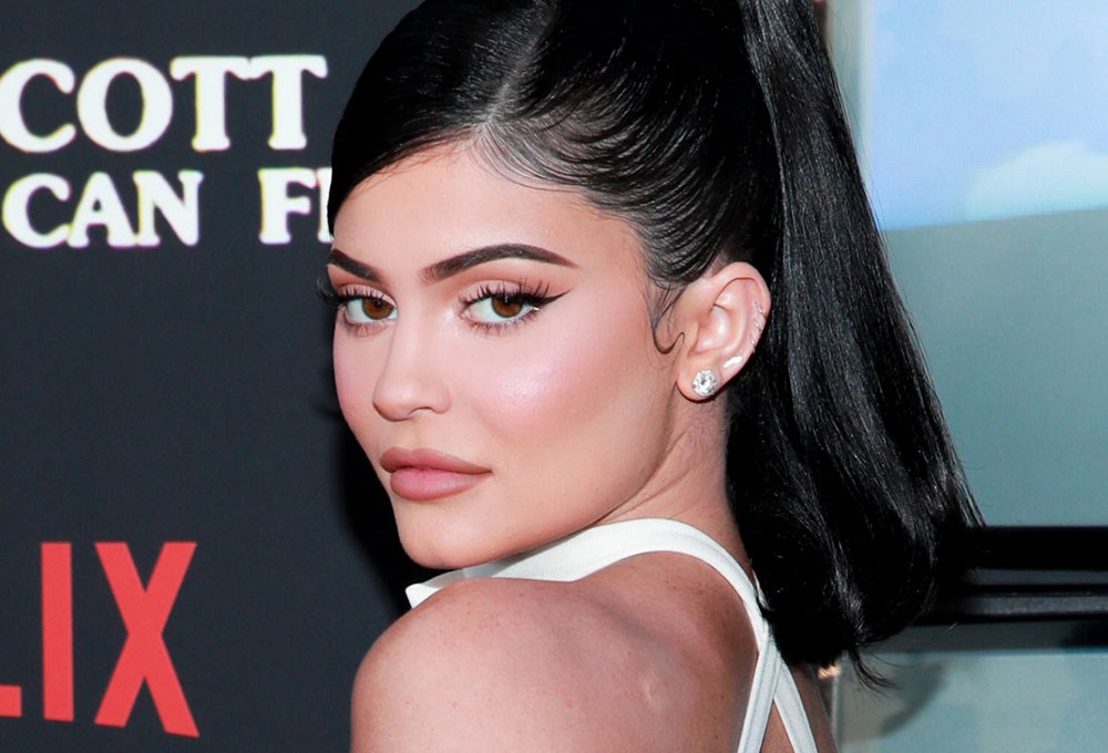 Kylie Jenner, kozmetik markasının 6. yılını kutladı
