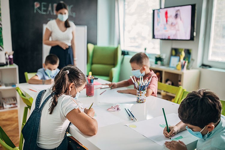 Çocuk, okul, hastalık üçgenindeki soru: Acaba Covid mi, grip mi?