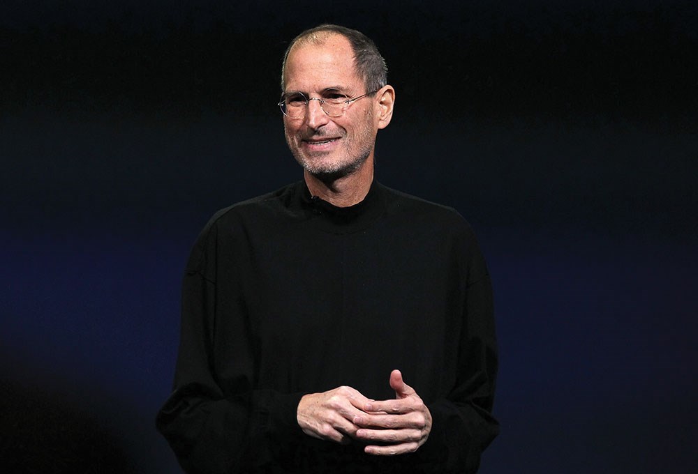 Steve Jobs’un sandaletleri 218 bin dolara satıldı!