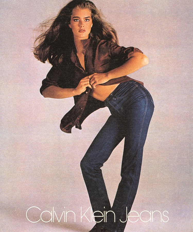 Brooke Shields, 40 yıl sonra Calvin Klein için yine benzer pozlar verdi