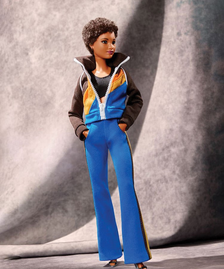 Üç siyahi tasarımcı Barbie’yi yeniden giydirdi